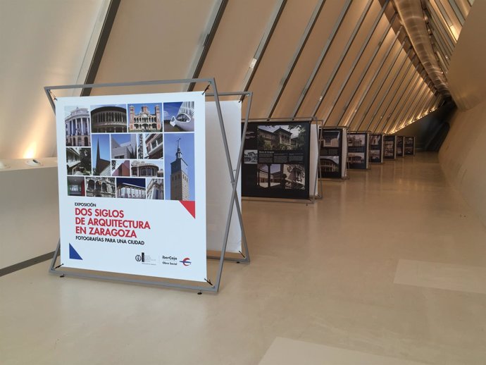 Inicio de la exposición 'Dos siglos de arquitectura en Zaragoza' de Ibercaja