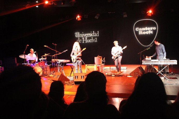 Espectáculo en las Cocheras del Puerto. 