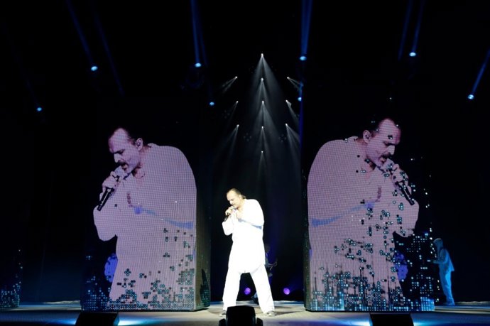 Miguel Bosé llega al Auditorio Rocío Juradp