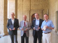 'Oracional valencià' de la AVL, "compensa el desamor de algunos sacerdotes" al valenciano