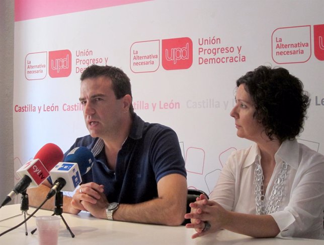 El diputado de UPyD Gorka Maneiro en la sede del partido en Valladolid