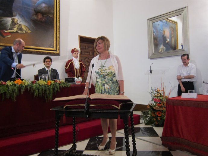 Rosario Cordero promete su cargo como presidenta de la Diputación de Cáceres