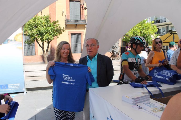 Presentación de una campaña de la CHG en Sevilla