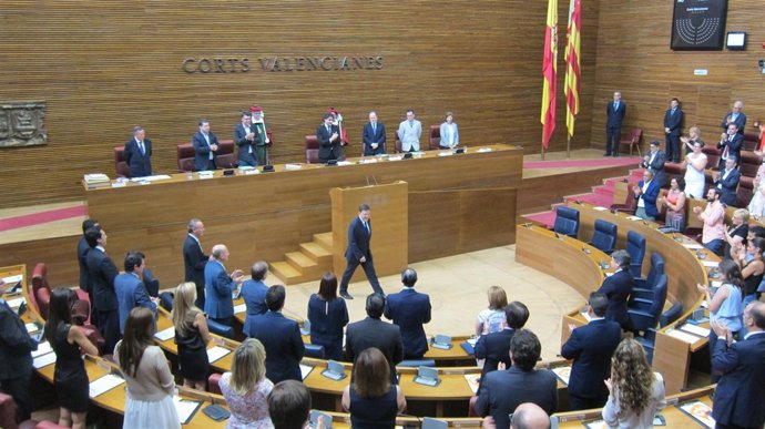 Puig tras pronunciar su discurso en las Corts