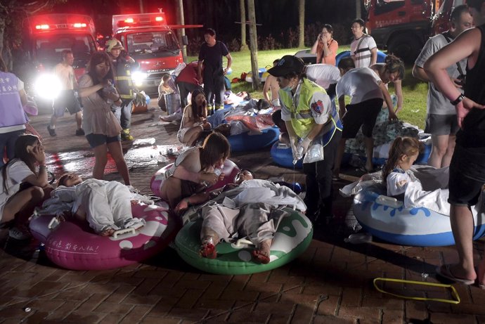 Heridos en el incendio de un parque acuático en Taiwán