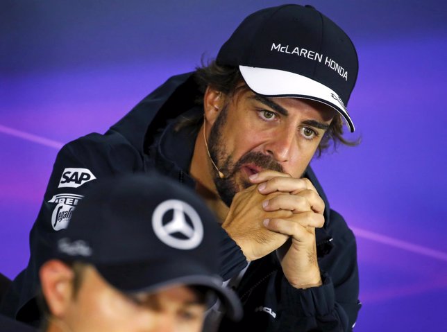 Fernando Alonso comparece ante los medios en Austria