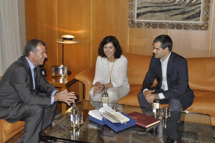 Antonio Cosculluela con Susana Gaspar y Javier Martínez (C's)