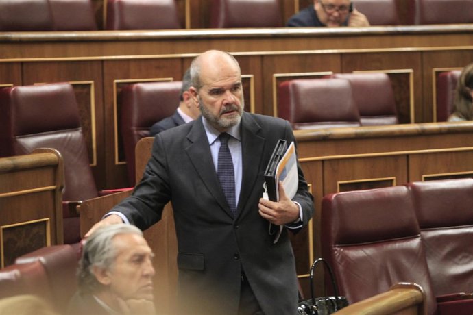 Manuel Chaves y Diego López Garrido en el Congreso