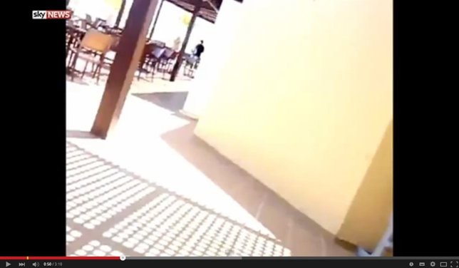 Terrorista de Túnez grabado por un aficionado