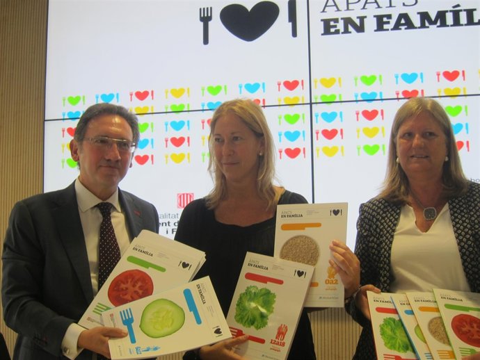 Presentación de 'Àpats en família' de la Conselleria de Bienestar y La Caixa