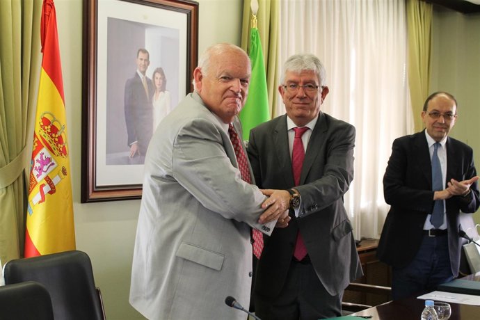 La Universidad De León Informa (29 Junio 2015) Firmado Acuerdo De Colaboración U