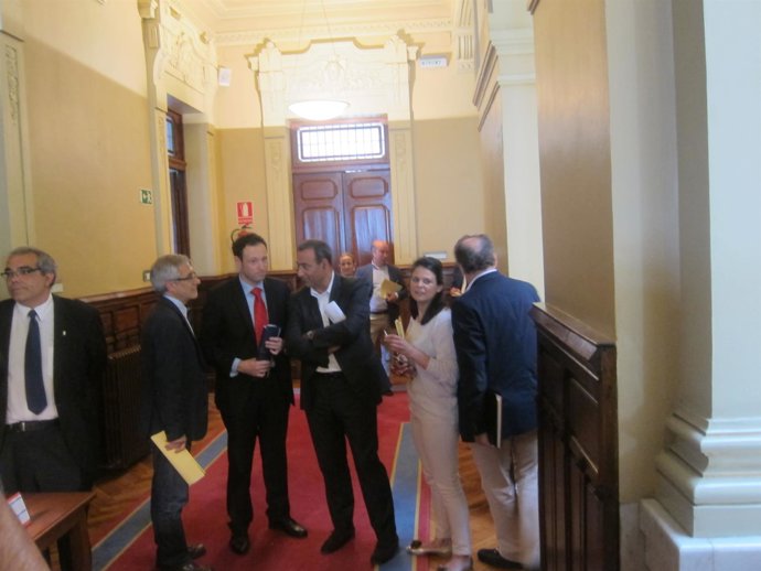 PAsillos dela Junta tras la reunión de portavoces de la Junta.  