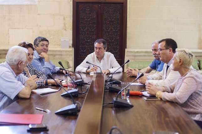 Comisión interna sobre la zona azul, presidida por Espadas