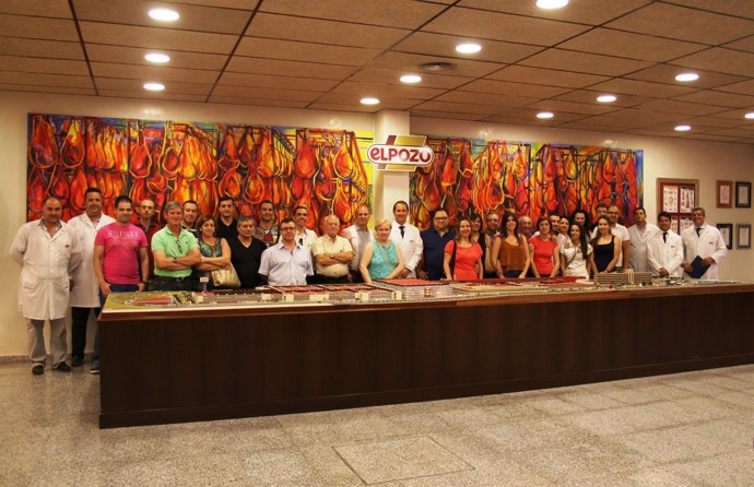 Imagen de los restauradores durante su visita a ElPozo Alimentación