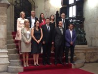 Puig pide "máxima dedicación, inteligencia emocional e intensa proximidad" a su Consell