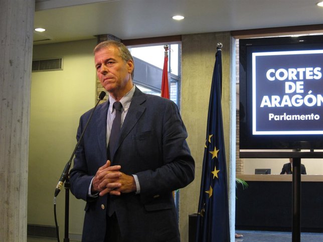 El presidente de las Cortes de Aragón, Antonio Cosculluela