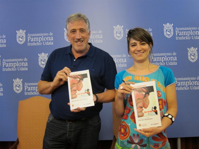 Joseba Asiron y Maider Beloki en la presentación del programa de San Fermín 2015