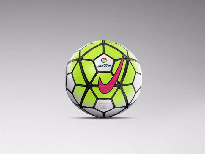 Ordem 3, balón de Nike para la temporada 15-16 