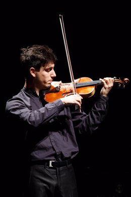 Ruben Mendoza en el concurso de violín Pablo Sarasate.