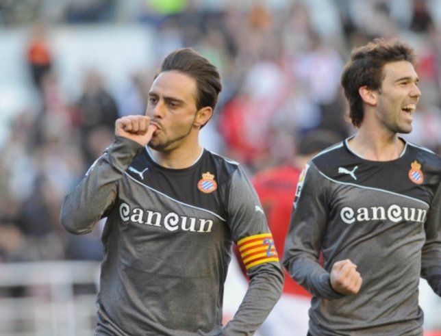 El jugador del RCD Espanyol Sergio García celebra un gol