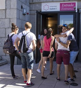 Alumnos de la Universidad Isabel I