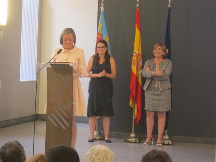 Salvador, durante su discurso antes de recibir la cartera de manos de Bonig
