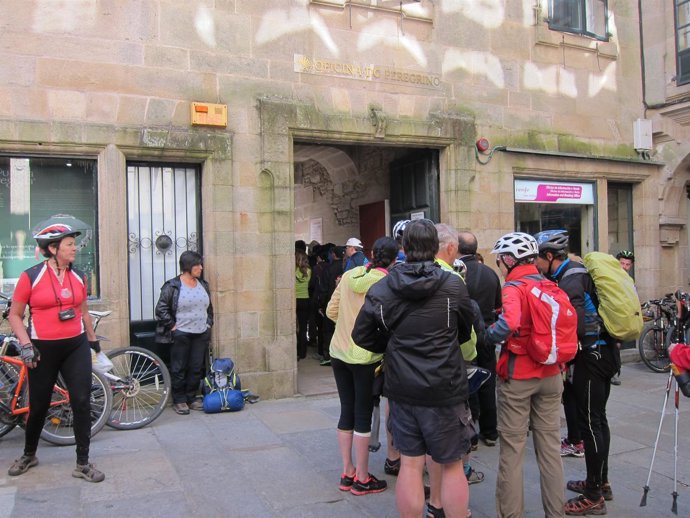 Cola ante la Oficina del Peregrino