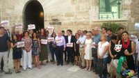 PSPV, Compromís y Podemos se concentran ante las Corts contra la Ley Mordaza