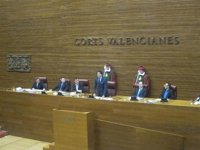 Colomer dice que la compra de móviles en las Corts obedece a un convenio con el Consell