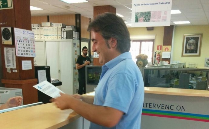 Movellán registra su renuncia a la retribución como portavoz