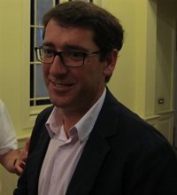 Lavandera (PSOE) critica la "demagogia" del debate del sistema electoral y reivindica la reforma del Estatuto