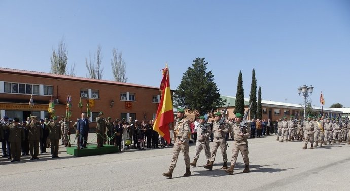 Desfile con motivo del 27 aniversario de la AALOG-41.