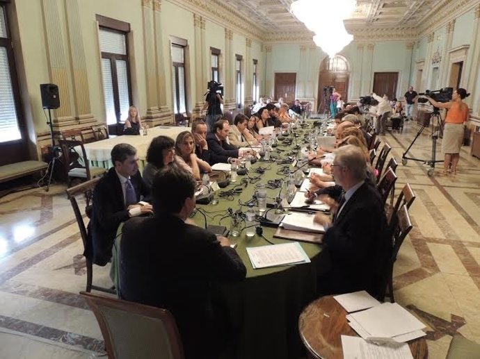 Pleno extraordinario orgánico en el Ayuntamiento de Huelva.
