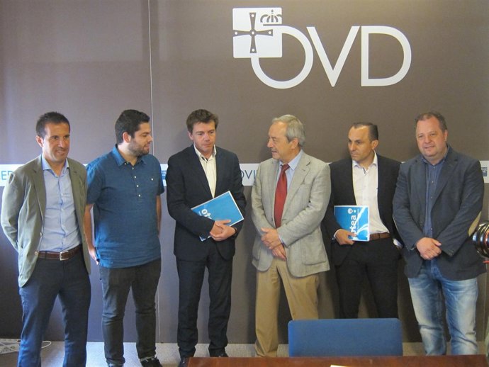 López Y Rosón en la reunión con las Asociaciones hosteleras.