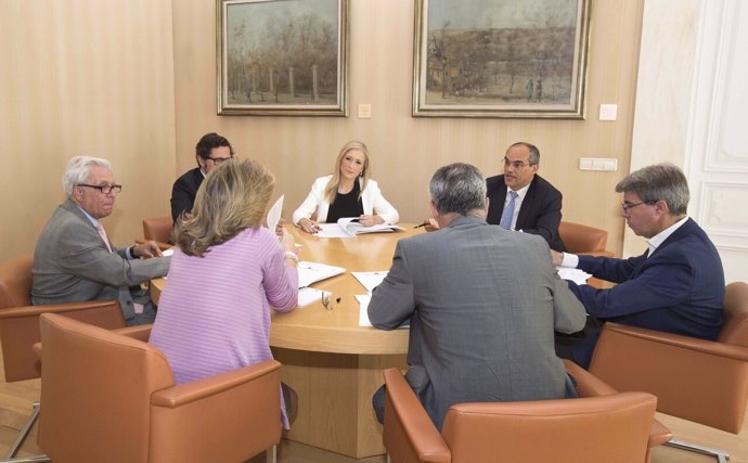 Reunión de Cifuentes con su gobierno