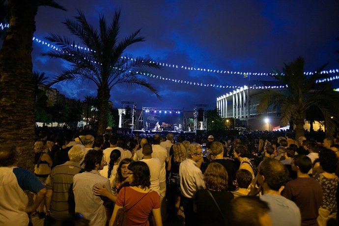 JON BATISTE And STAY HUMAN En El XVII Festival Jazz Palau 