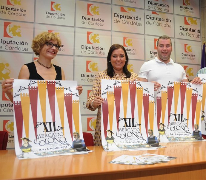 Carrillo (centro), entre Ruz y Granados, con el cartel del Mercado Colono