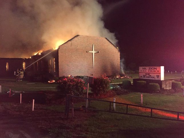 Incendio en una iglesia de Carolina del sur 