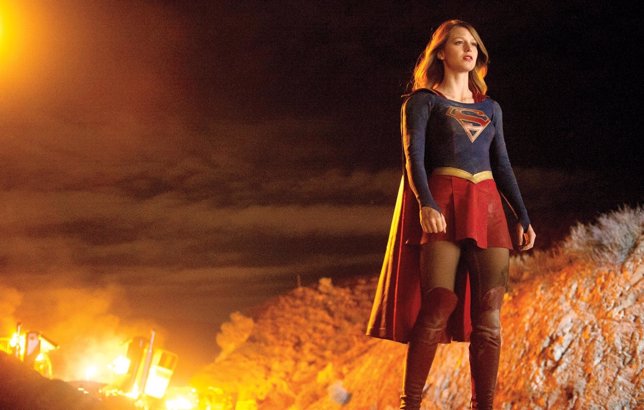 Melissa Benoist defiende Supergirl tras las comparaciones con la parodia de la V