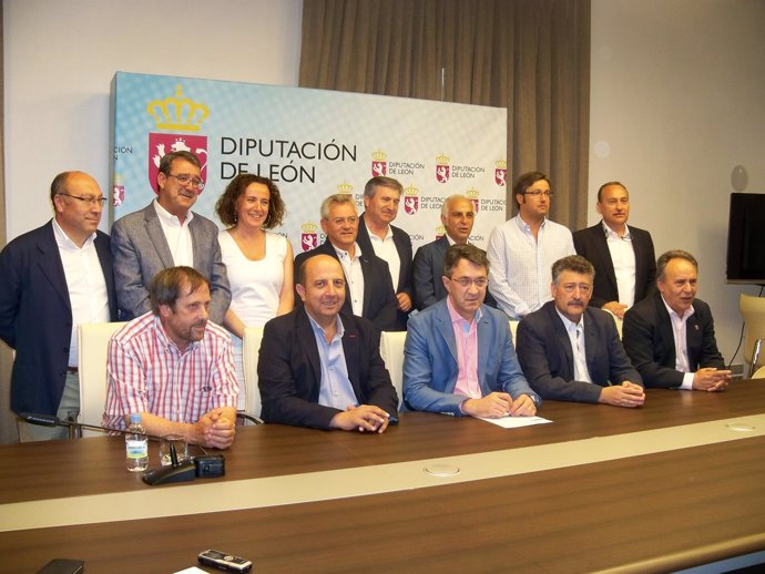 El equipo de Gobierno de la Diputación de León encabezado por el presidente