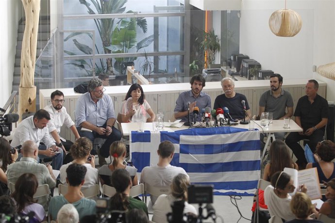 Garzón, Joan Baldoví o López de Uralde en un acto sobre el referéndum en Grecia