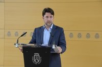 Alonso desvincula los pactos del Cabildo de Tenerife y La Laguna y valora la "seriedad" de Abreu