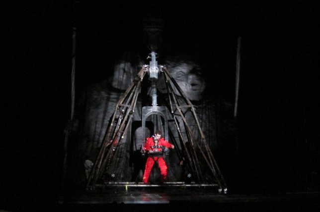 Escena de 'El amor Brujo'  de la Fura dels Baus