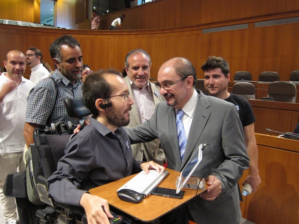 Pablo Echenique y Javier Lambán en las Cortes de Aragón.