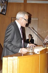 Sada expresa la disposición del PSOE a acordar "cada una de las medidas" en el Parlamento