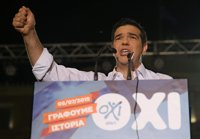 Tsipras pide a los griegos que digan 'no' "a quienes les aterrorizan"
