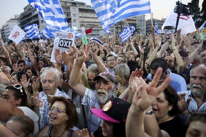 Manifestantes por el 'no' en Atenas