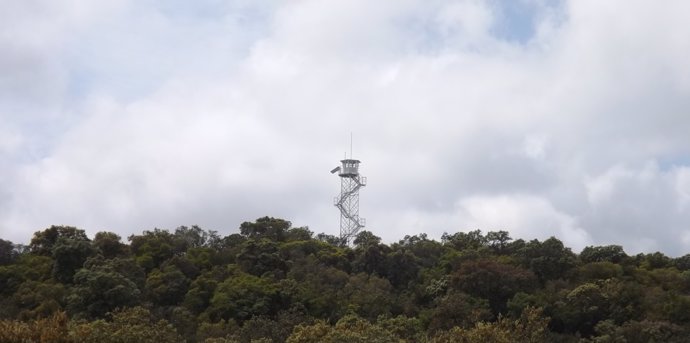 Torre de vigilancia contra incendios de la base de Cerro Muriano, Córdoba. 