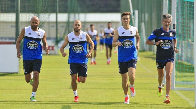 Manuel Pablo, del Deportivo, se entrena con más compañeros