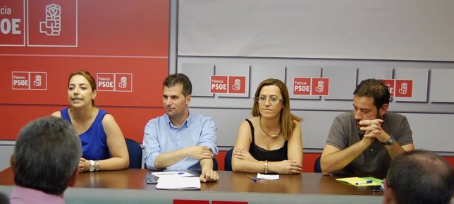 Reunión del Luis Tudanca con representantes municipales del PSOE en Palencia